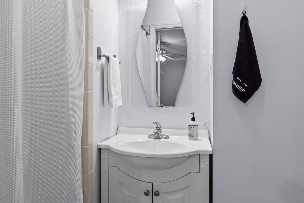 Hargett Street Villa Роли Экстерьер фото